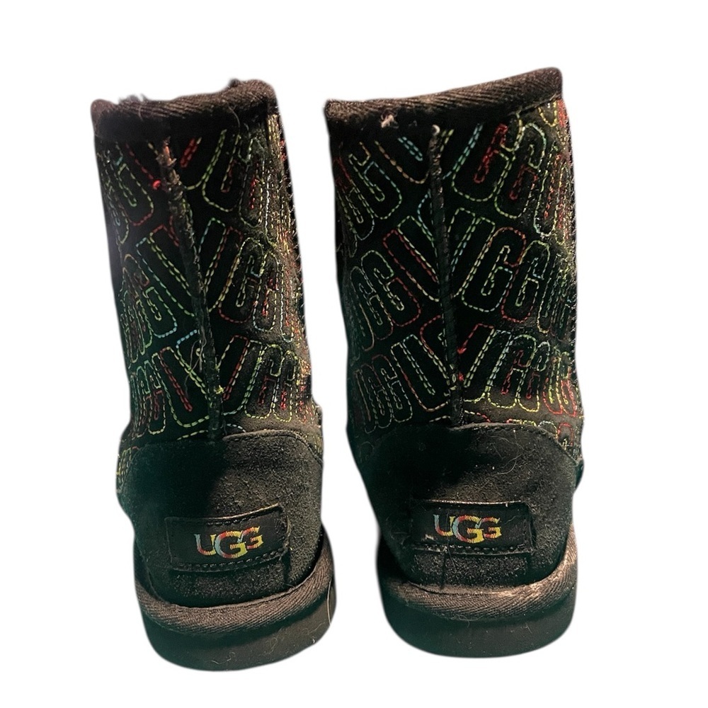 UGG Classic II Graphic Stitch Boot - Picture 5 of 6